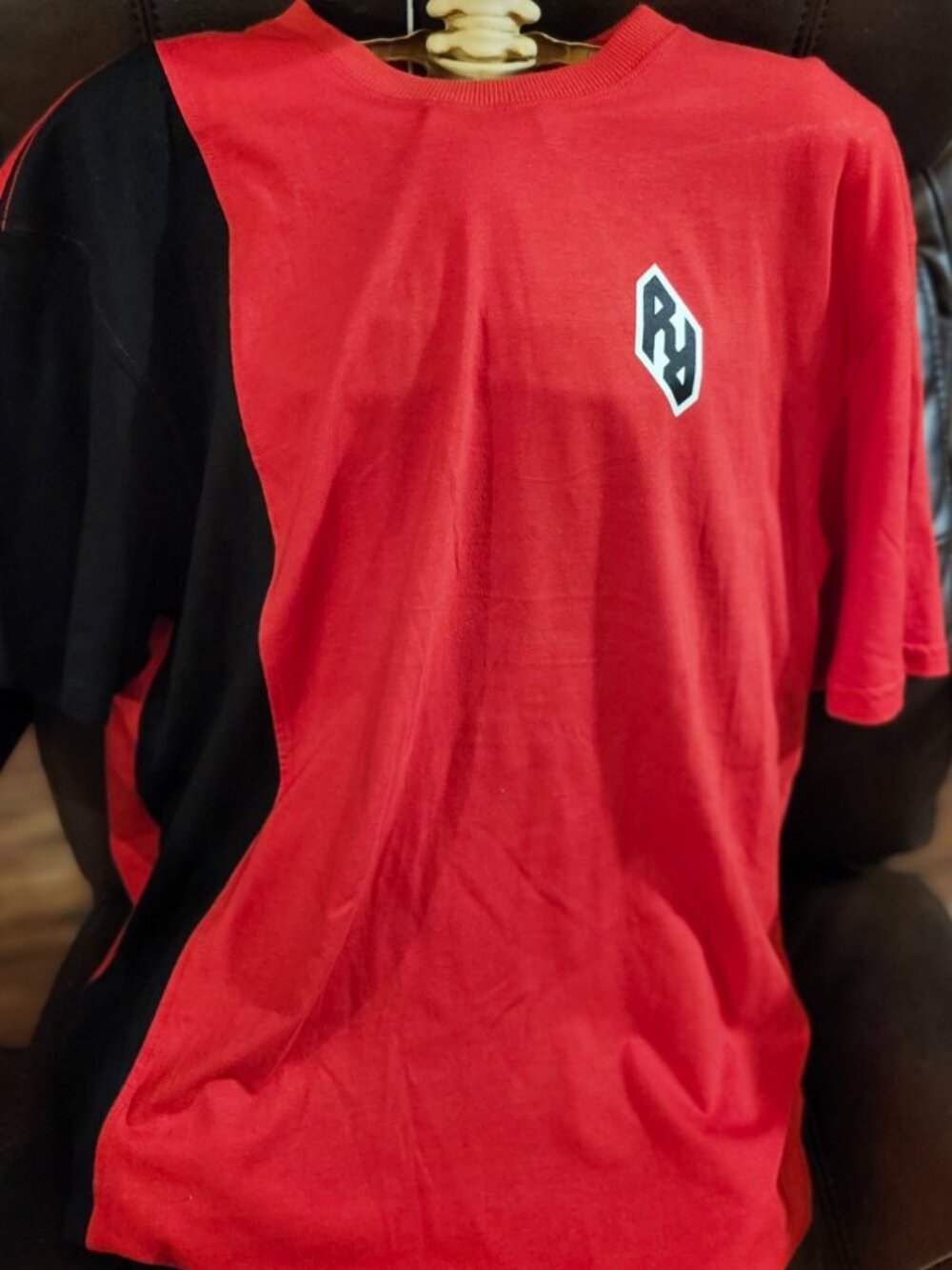 Rock Revival Men's XL Red Black Graphic Studded T-Shirt NEW